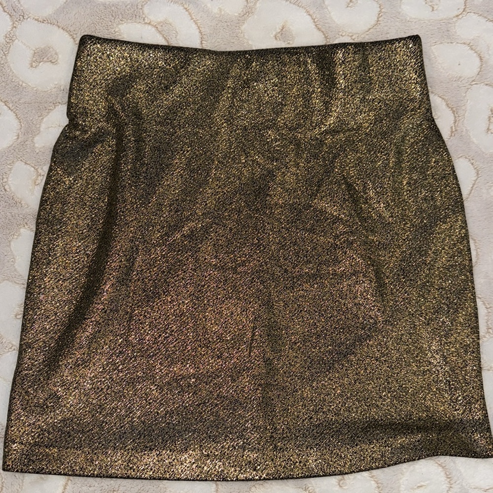 BCBG skirt. Size X-Small. Gently Used.